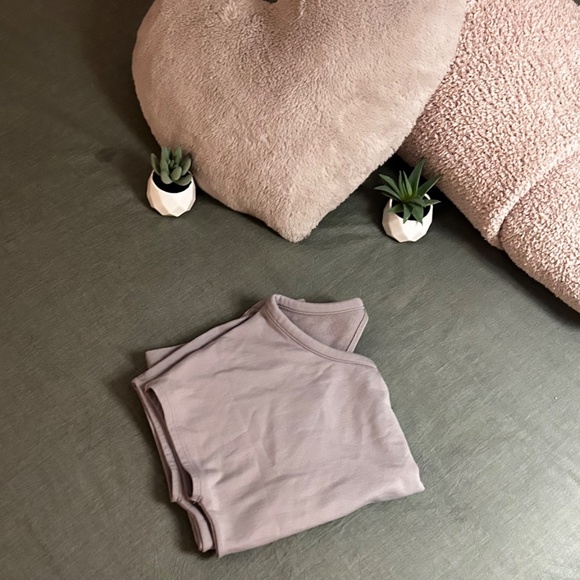 Women’s Athelta Gray Top - Picture 3 of 7